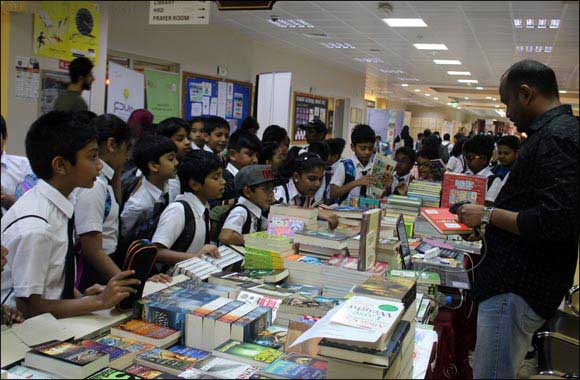 Skyline Book Fair Attracted Hundreds of Students