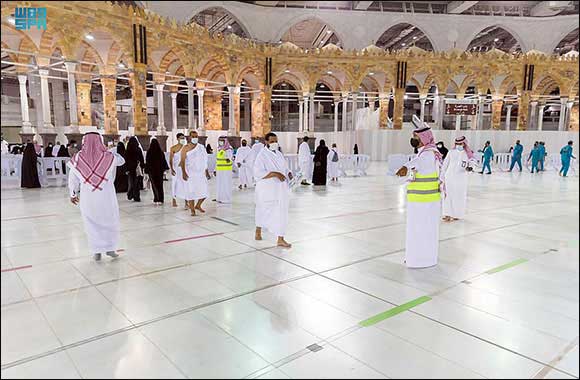 Saudi Health Volunteers Lend a Hand in Two Holy Cities
