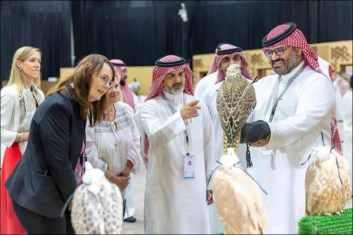 Ambassadors to Saudi Arabia Visit International Falcon Breeders Auction