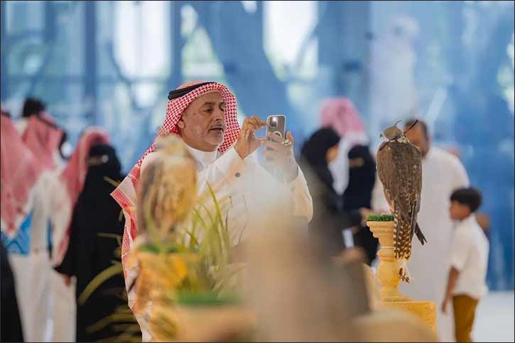 Riyadh Hosts International Falcons and Hunting Exhibition