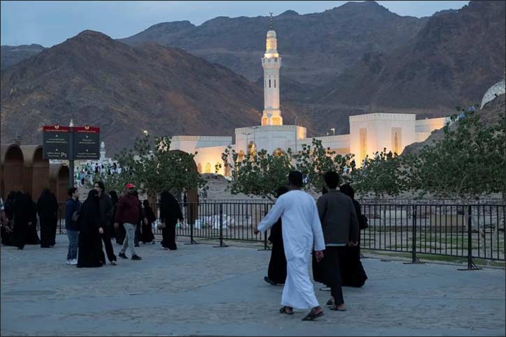 Madinah Sees Surge in Visitors during Fall Break