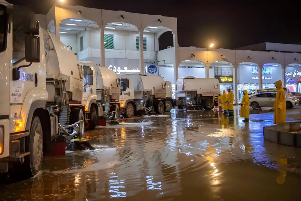Riyadh Municipality Raises Readiness to Address Rainy Conditions Across Governorates