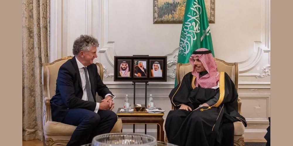 Foreign Minister Meets UK National Security Adviser