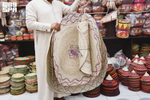 Traditional Palm Frond Weaving Preserves Cultural Heritage in Najran