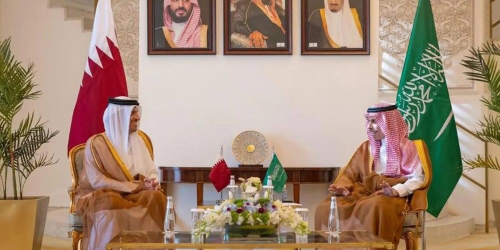 Foreign Minister Discusses Regional Developments with Qatari Counterpart