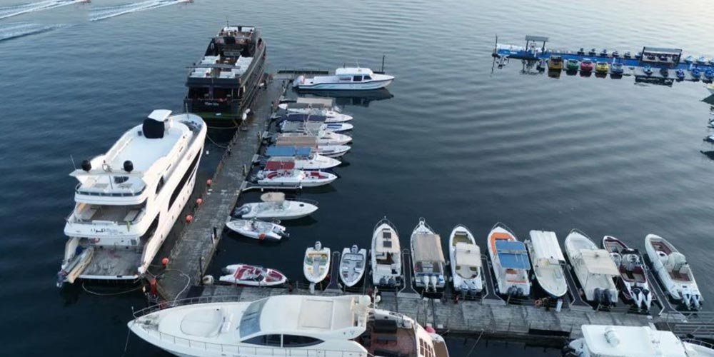 Tourist Boats Enhance Leisure Activities Along Jeddah's Obhur Waterfront