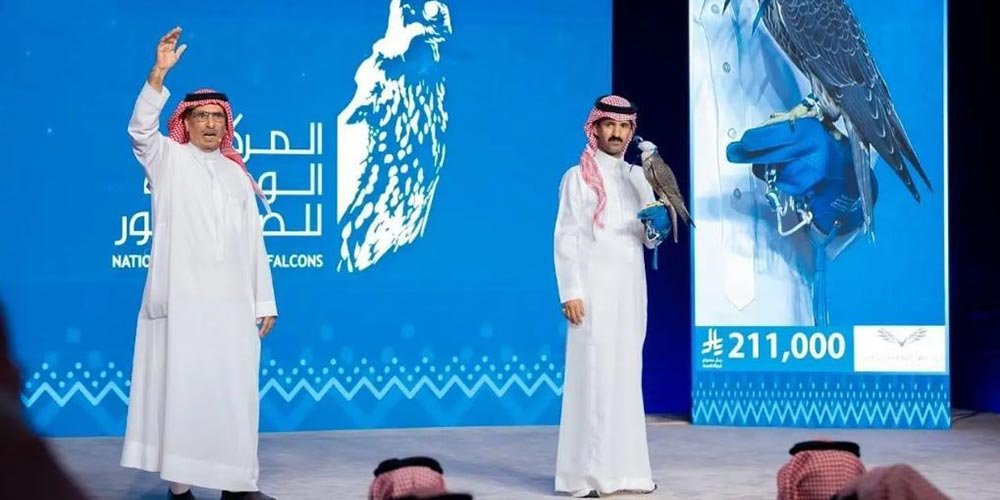 Young Peregrine Fetches SAR211,000 at National Center for Falcons Auction
