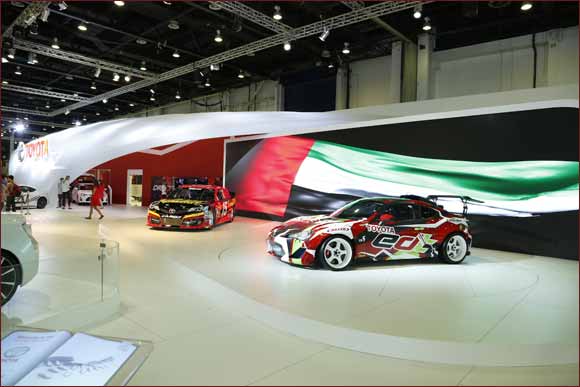 Al-Futtaim Automotive marks UAE Flag Day with stunning display at the 2013 Dubai International Motor Show